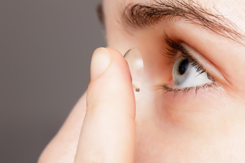 4 ways for the contact lens wearer to avoid eye infection